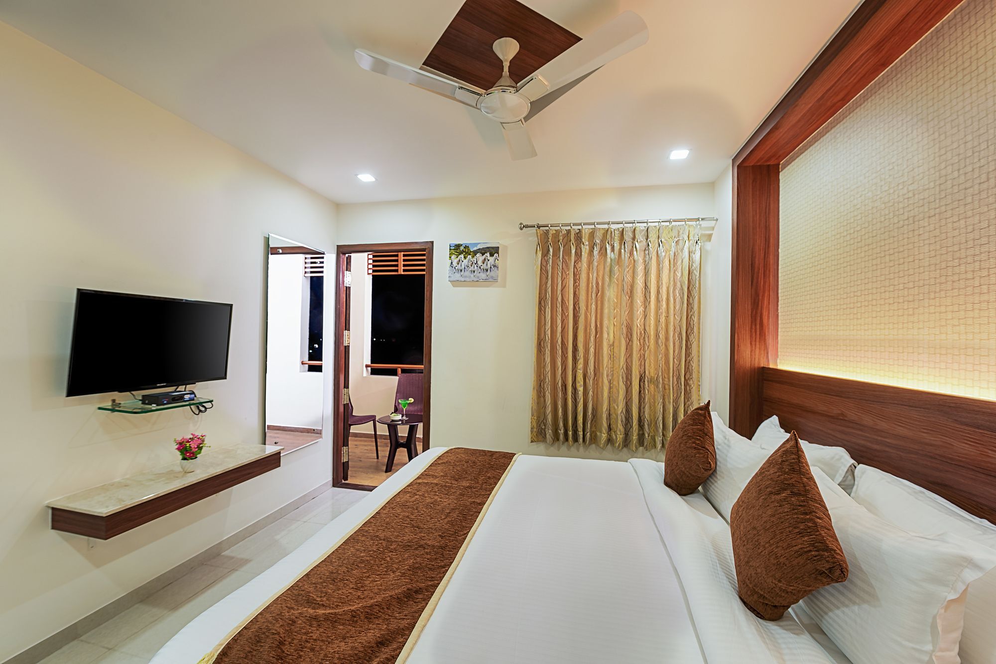 Residency Hotel 4*